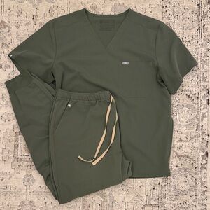 Figs Olive Scrub Set - V-Neck Top & Drawstring Pants